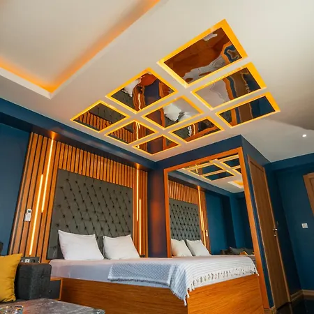Royal Nest *